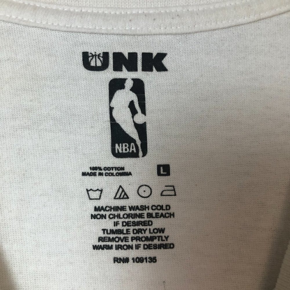 UNK NBA Boston Celtics Cream T-Shirt White Shamrock Men's Size L RARE - Picture 3 of 8